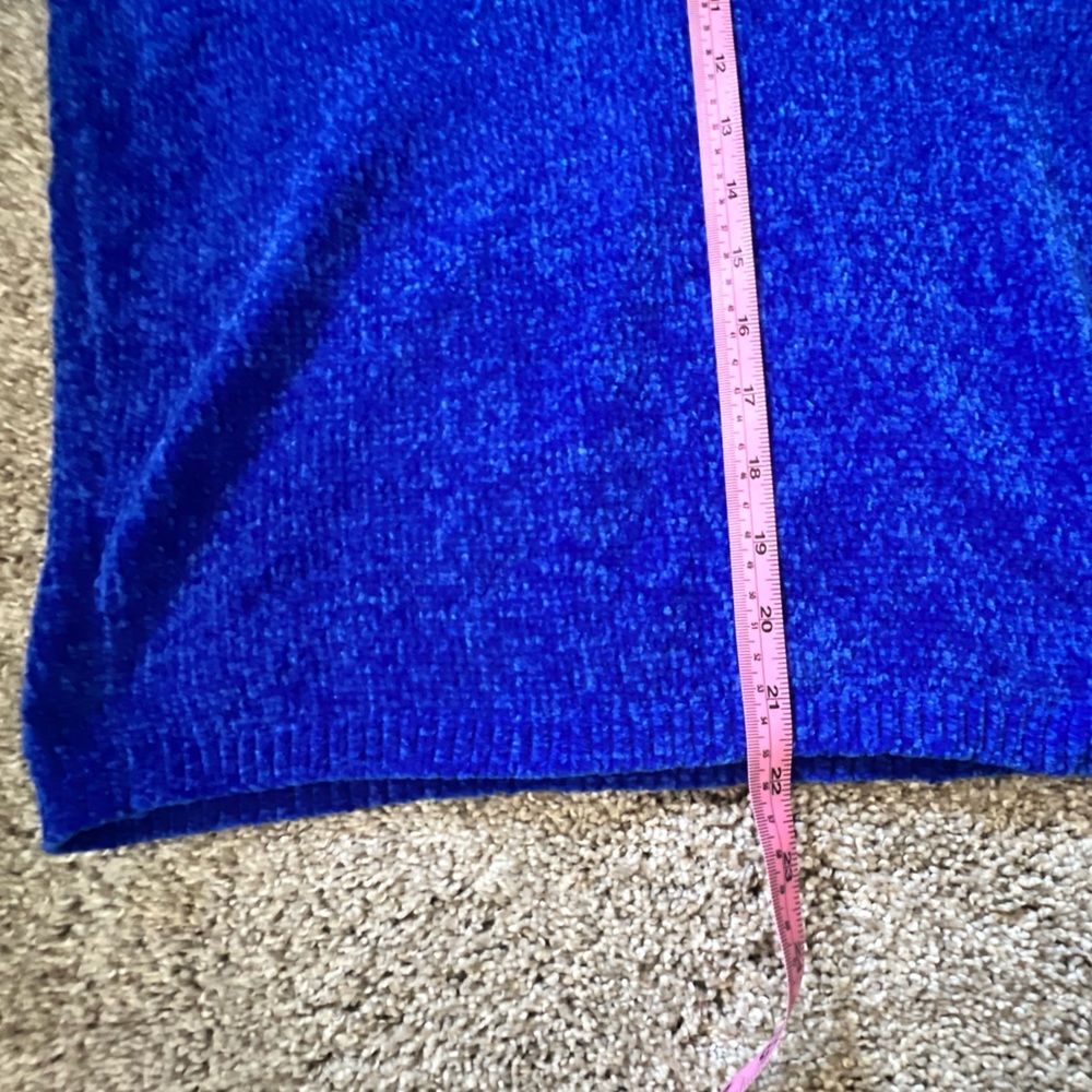 Express Sweater - Picture 8 of 9